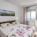 Awesome In Lejlighed Novi Vinodolski
