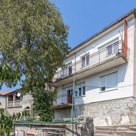 Awesome In アパート *